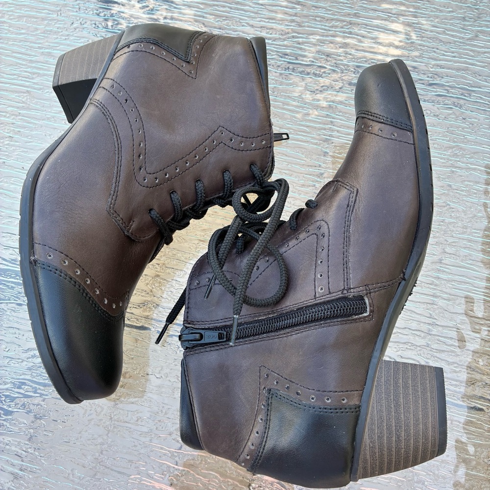 New Remonte Rieker Women’s Wingtip Leather Lace/Side Zip Ankle Bootie - Picture 4 of 13